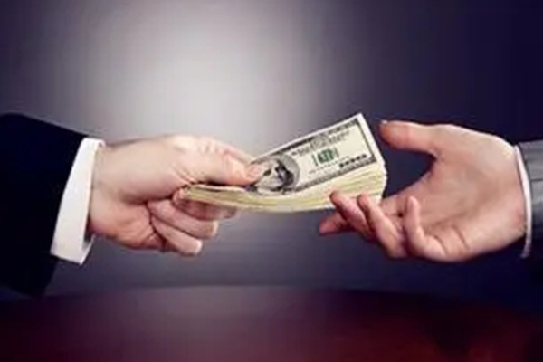 微信绑定银行卡要收费吗？使用过程中是否会产生额外费用